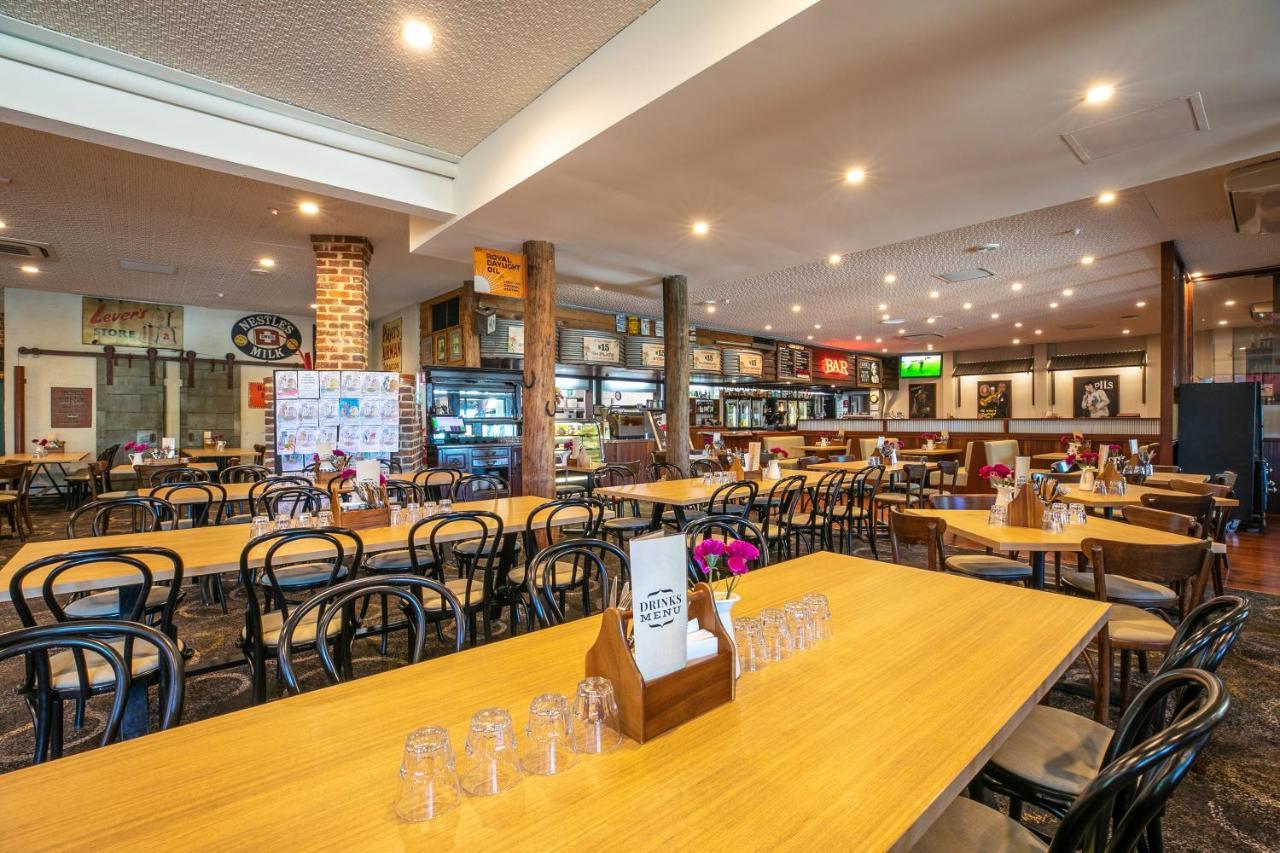 Nightcap At Wanneroo Tavern Dış mekan fotoğraf